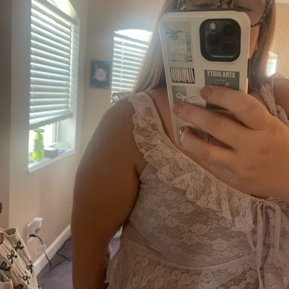Lace Ruffle top - Picture 3 of 6